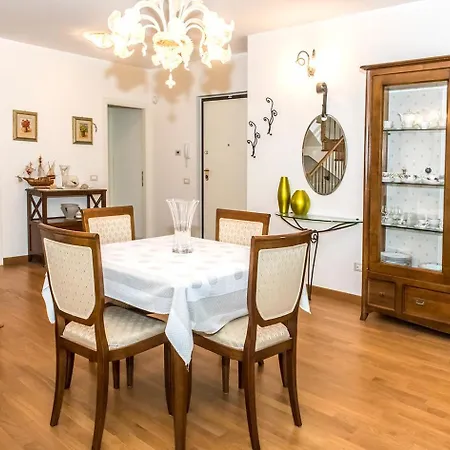 S287 - Sirolo, Con Giardino Vicino Al Centro