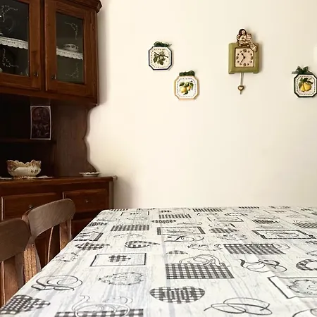 S287 - Sirolo, Con Giardino Vicino Al Centro Сироло